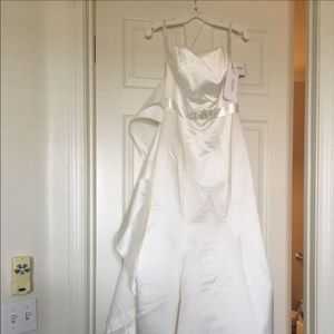 Wedding gown ivory color